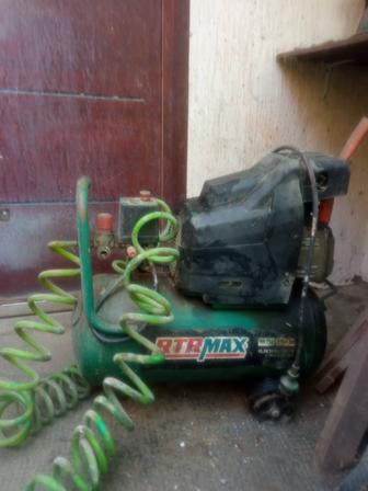 Продам масляный компрессор RTRMAX RTM724