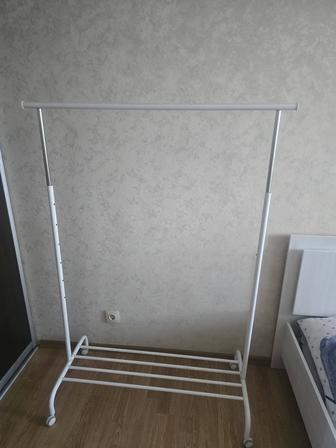 Продам вешалка напольная ИКЕА б/у