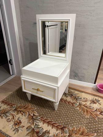 Прикроватный тумбочки