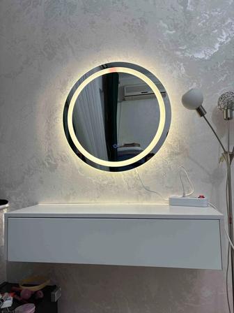 Продам столик туалетный новый идельное состояние