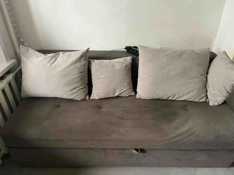 Продам диван, раскладной с ящиком хранения.