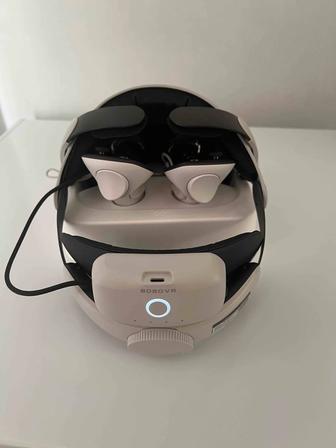 Продам meta quest 3s 128 gb вместе с креплением Bobovr с подзарядкой