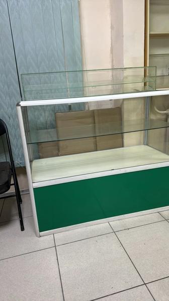 Продам б/у витрину