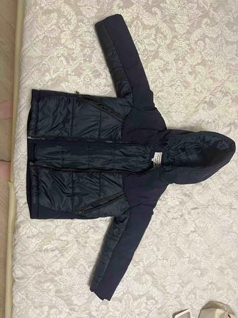 Продам детскую куртку