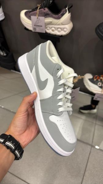 Nike Air Jordan 1