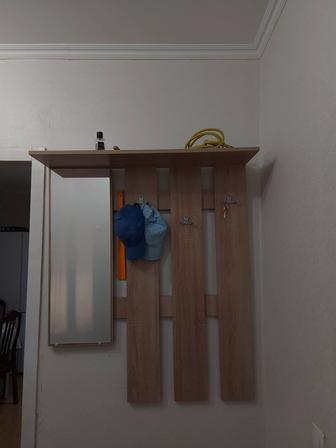 вешалка с зеркалом в прихожую