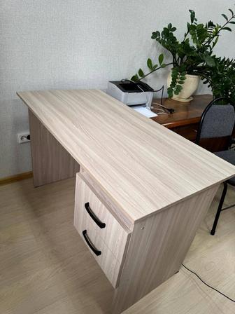 Стол письменный