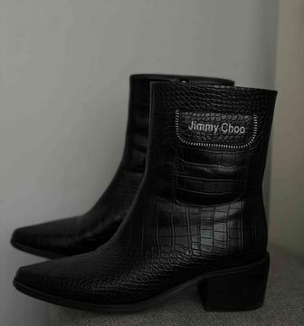 Продам кожаные ботильоны, 38 размер
Цена 7 000