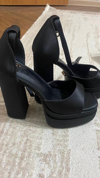 Versace босоножки на платформе