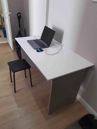 Стол письменный продам