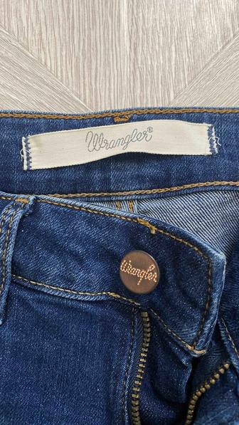 Джинсы Wrangler