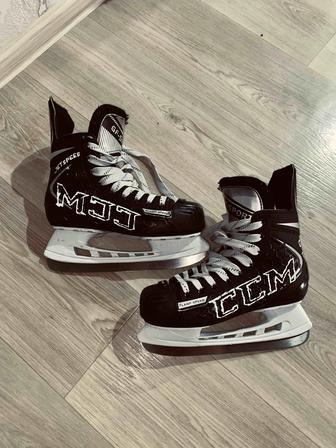 Продам Коньки хоккейные
