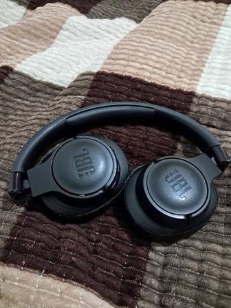 Продаю наушники JBL 760NC