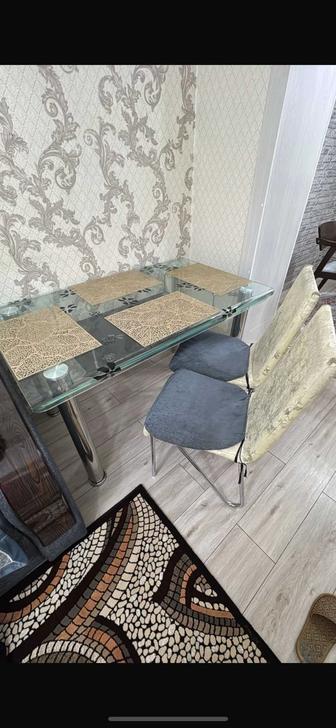 Стол из каленного стекла