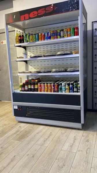 Продаю витринный холодильник