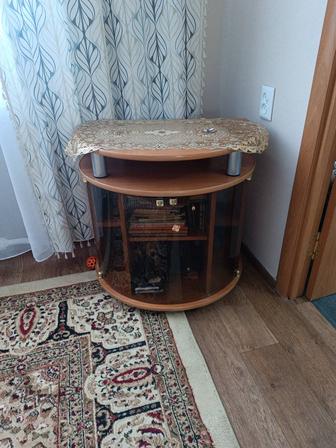 Отдам тумбу под телевизор за фрукты