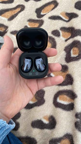 Продам наушники Galaxy Buds Live (68D1)