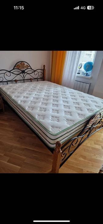 Продам кровать полуторку