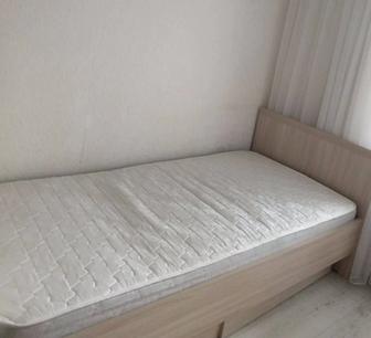 Продам кровать с матрасом