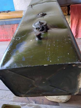 Продам алюминиевый топливный бак на 300л