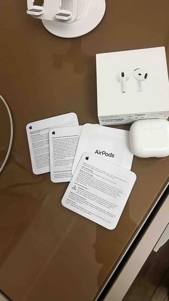 Продам AirPods 4