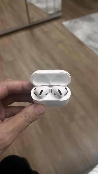 Продам срочно AirPods 4