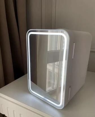 Продаю холодильник для косметики