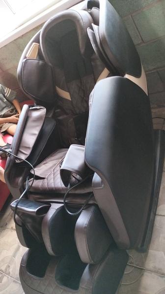 Продам массажное кресло новое
