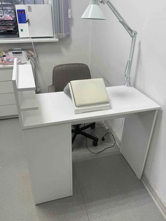 Продам маникюрный стол и стул