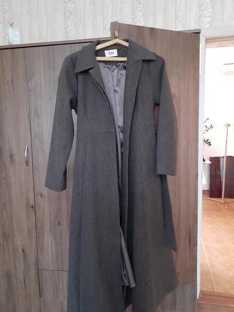 Продам пальто в хорошем состоянии.