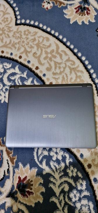 Ноутбук ASUS