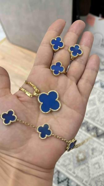 Продам золотой набор новый