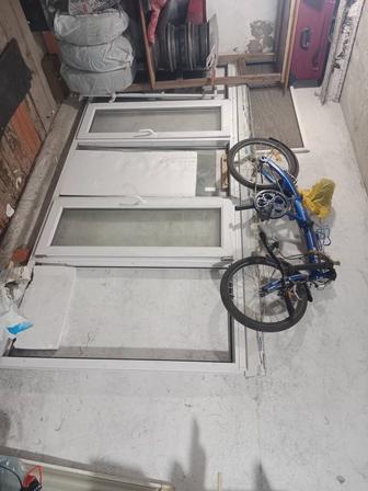 Пластиковая окно на балкон продам