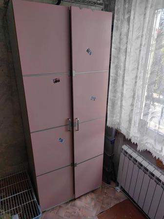 Продам стол угловой , шкаф и вешалка