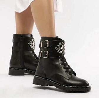 KURT GEIGER ЛОНДОН
Женские кожанные ботинки