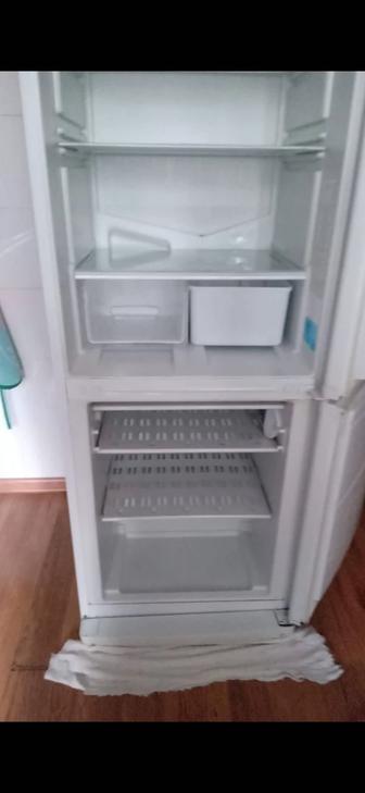 Продам холодильник, работает отлично.