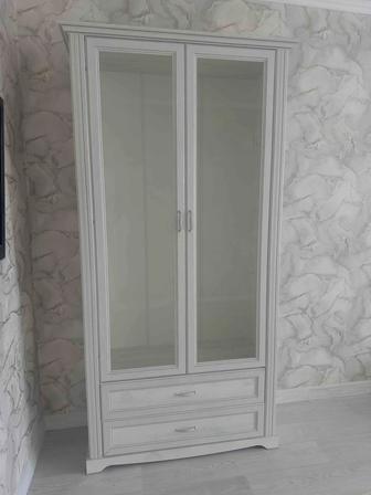 Продам сервант срочно самовывоз