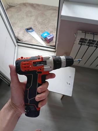 продаю инструменты, лампа лосева, перфоратор, миксер, шуруповерт, болгарка