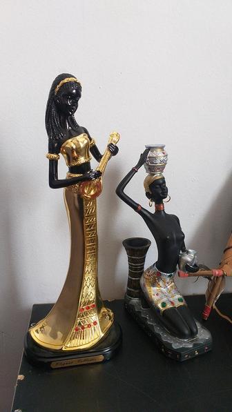 Статуэтка африканочка