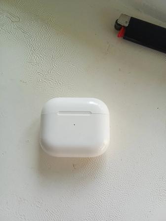 Продам наушники Airpods