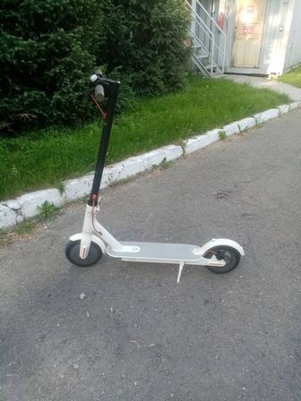 Электросамокат Xiaomi M365