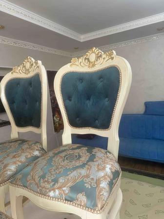 Продаются новые стильные стулья для гостиной в идеальном состоянии