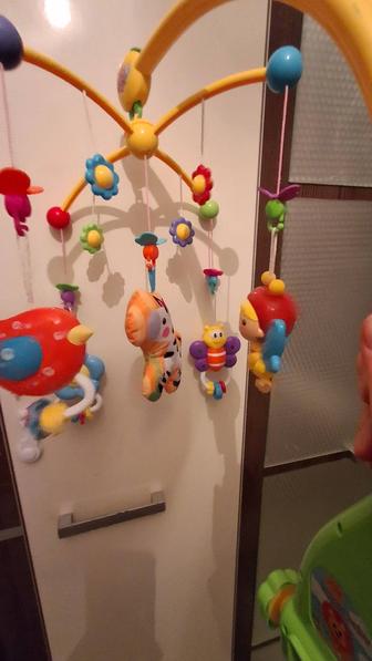 Продаётся мобиль и дуга развивашка.