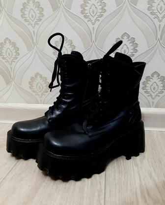Продам ботинки 37 размера
