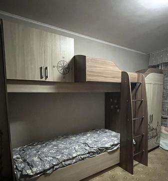 Двухъярусная кровать