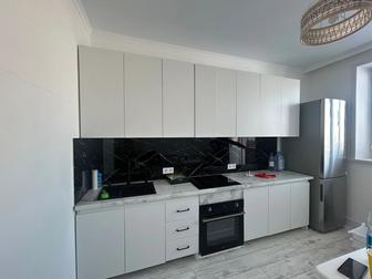 Кухонный гарнитур продам 50000