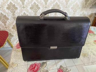 Кожаный портфель