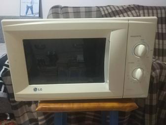 Микроволновка LG. В рабочем состоянии.