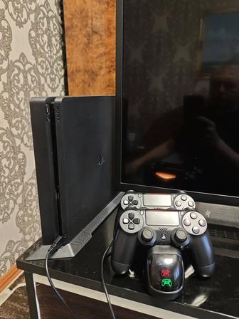 Playstation 4 slim