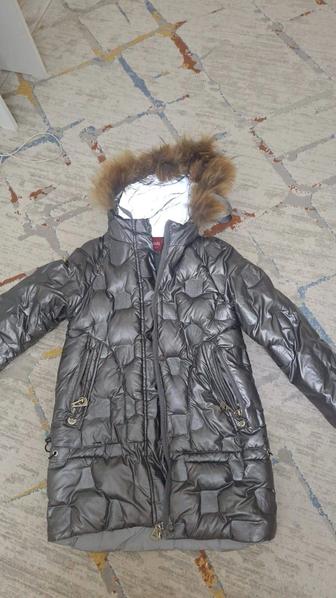 Продам зимнюю куртку на девочку